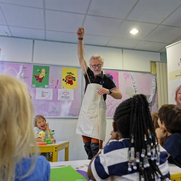 atelier jeunes pousses - pomme - épluchage