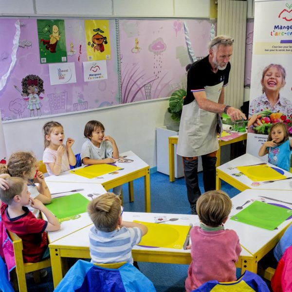 jeunes enfants - atelier culinaire - animateur