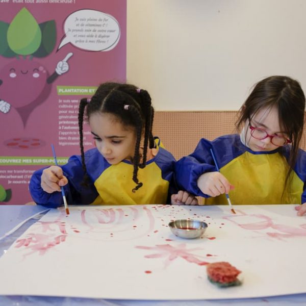 dessin enfant - peinture naturelle - betterave - pinceaux